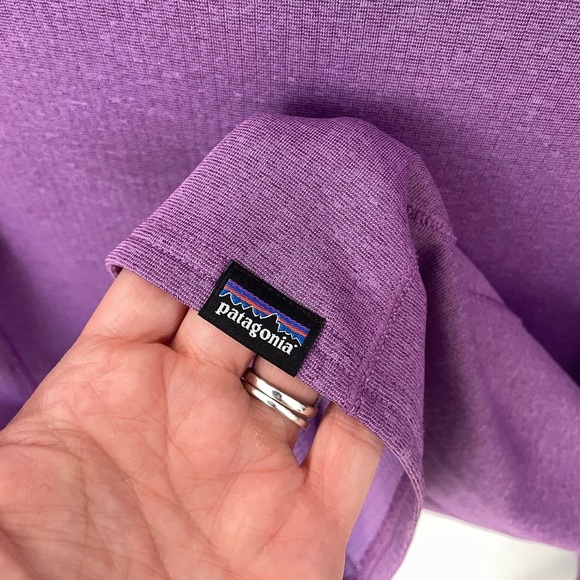 Patagonia Women's Capilene Midweight Crew Size Small Ikat Purple Baselayer.  3 - Picture 4 of 6